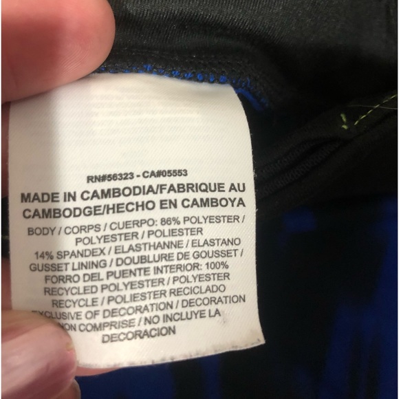 Blue/black Dri-Fit woman’s Capris - Picture 8 of 8